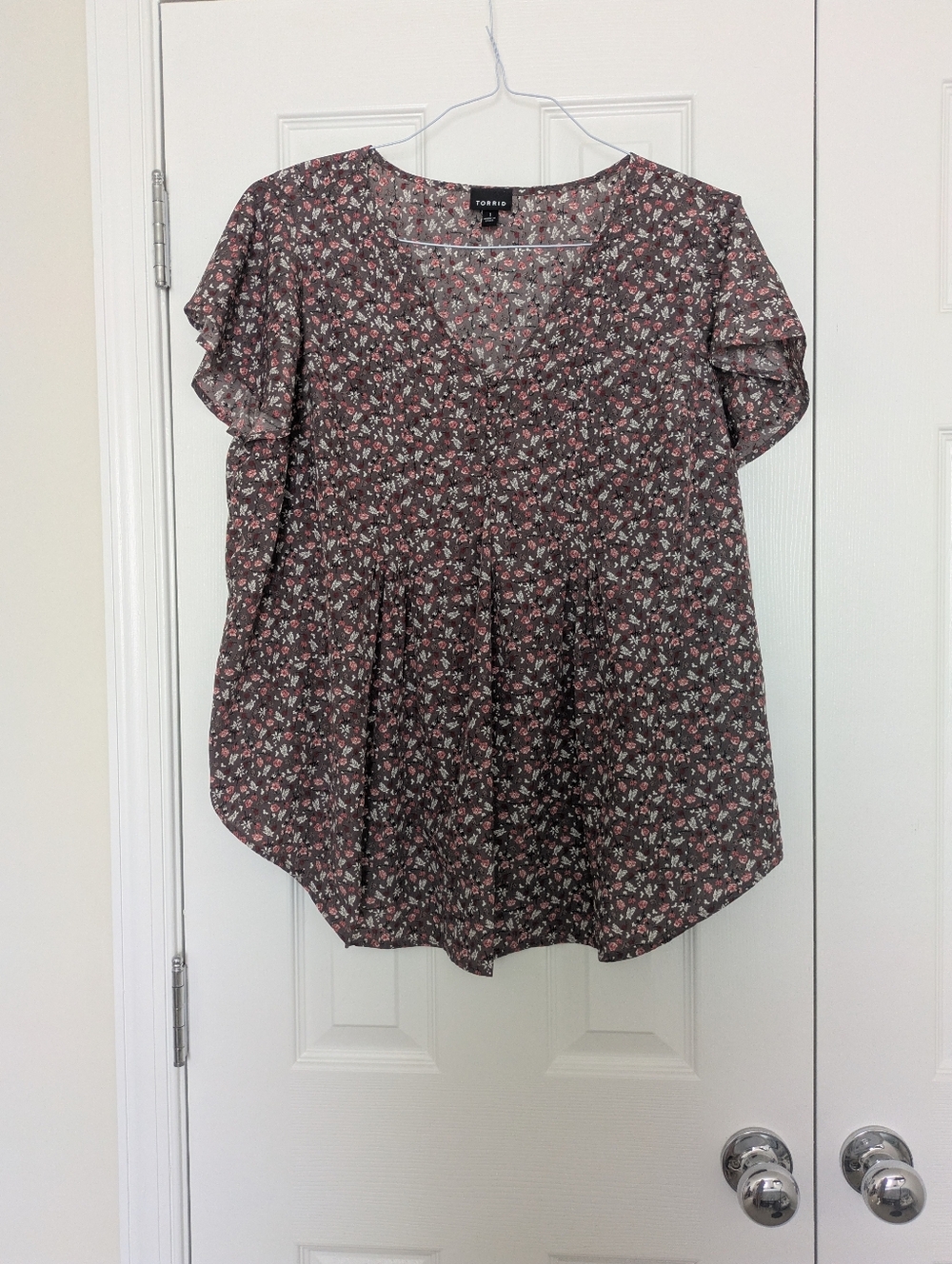 Torrid Grey Floral Top Sz 1X
